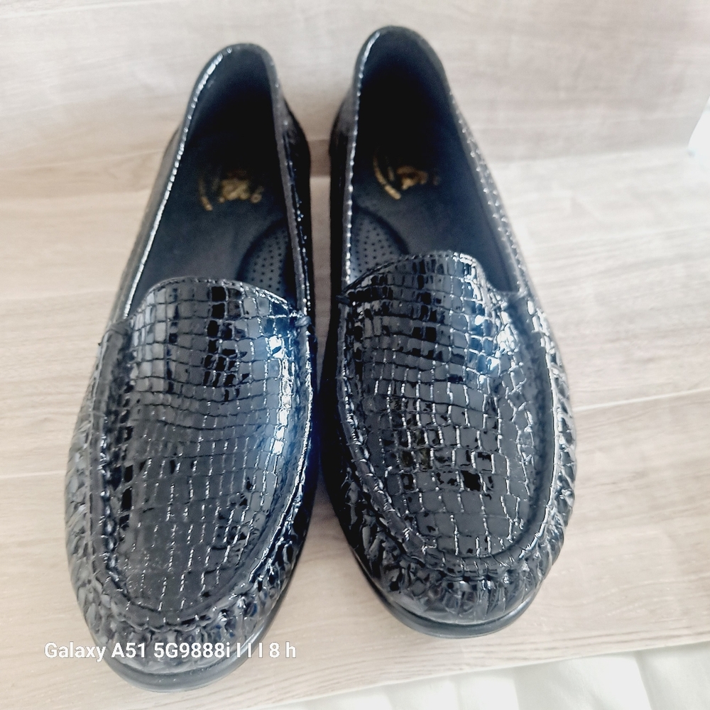 SAS Black Crocodile Pattern Loafers